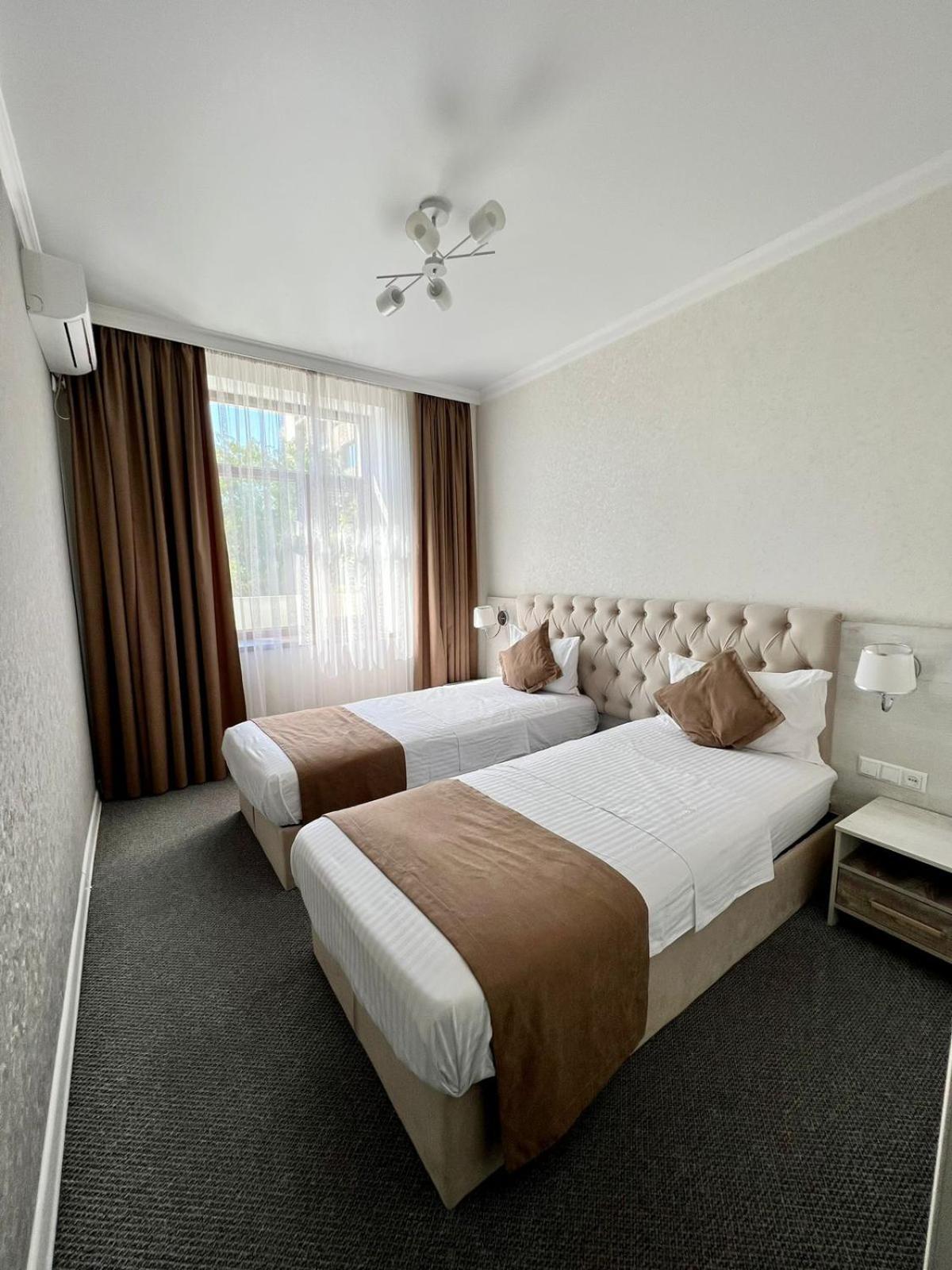 Hotel Fn Schymkent Exterior foto